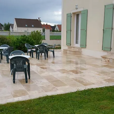 La Rotonde 77 Bed and Breakfast *