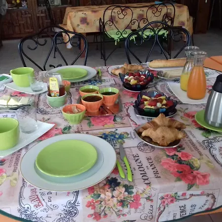 La Rotonde 77 Bed and Breakfast *
